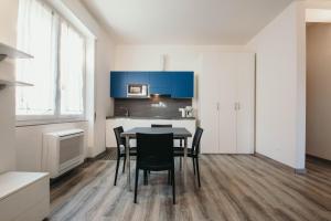 AL 13 Blu - Lakeside Leisure & Business