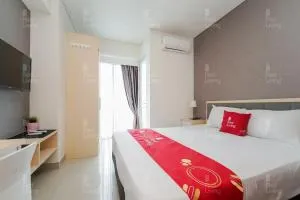 RedLiving Apartemen Grand Kamala Lagoon - Aoklah Property Tower Barclay North - Kayuringin