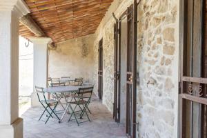 Maisons de vacances Maquis - Maison avec jardin proche Avignon : photos des chambres