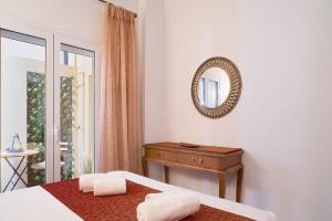 Modern Luxury Studio Near Beach & Old Harbor Fast WiFi Private Veranda