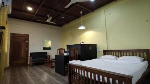 Kalapurayil Residency