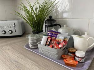 The Hoot Luxury home close to town and beaches