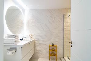 Awesome 3 bedroom apt metres from the beach RDR289