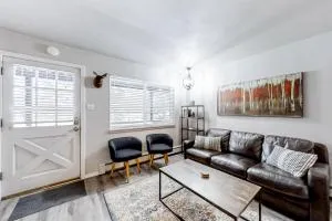 Hi Country Happiness - Maryvale