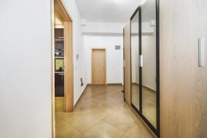 Green Studio - located by the forest, near AFI Mall, and moments away from The Old Town