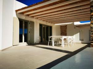 Chic flat with terrace in Antiparos and sea view