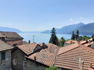 Charming Home by Lake with Scenic Trails