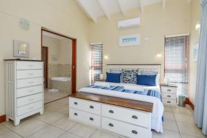 San Lameer Villa - 14306 - 5 Bedroom Luxury - 10 pax - San Lameer Rental Agency