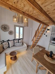 Lovely House at Oia Village Center