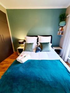 Sandton Guesthouse 5 Bedrooms 6 Beds Pool Tennis Court Free WIFI