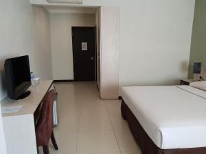 N3 Zainul Arifin Hotel