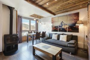 Le Nid dAigle - Modern Apartment Next to Ski lift Prarion - By Cozee Rentals