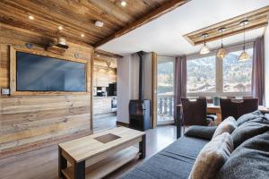 Le Nid dAigle - Modern Apartment Next to Ski lift Prarion - By Cozee Rentals