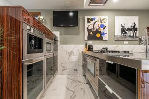 Luxury Casa con piscina, wifi, 150m dal mare