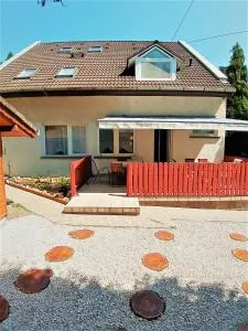 Sylvia Apartman - Balatonalmádi