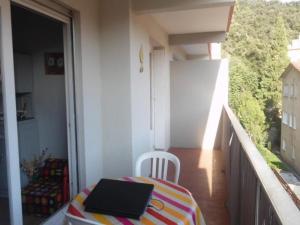 Confortable F2 avec terrasse et parking, proche des cures et du centre-ville dAmélie-les-Bains - FR-1-703-111