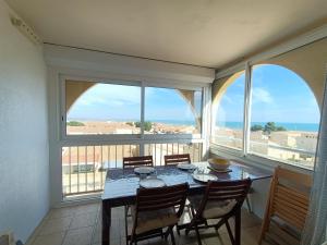 T3 Cabine avec piscine collective à 900 m de la Plage 5LHSP138