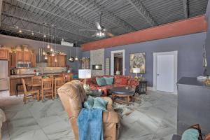 Regal River Retreat in the Heart of Yankton!