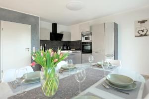 Modern Wohnen I Smart TV I Terrasse I 2x Parkplatz I 2 Schlafzimmer I 6 Schlafplätze