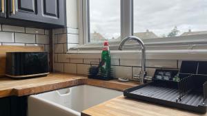 Fully Serviced Three Bed House in Durham
