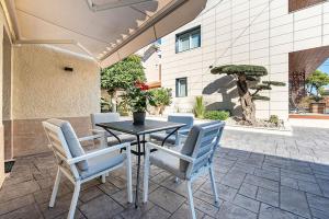 [Lusso e relax] con piscina a 2 minuti dal mare