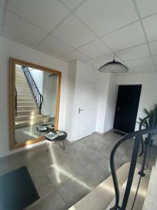 Appartements WHITE HOUSE DHAVERNAS - PROCHE CENTRE - PARKING - WIFi HD : Appartement avec Balcon