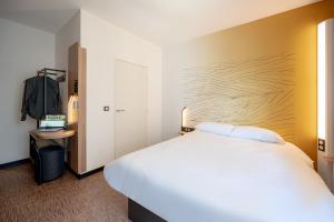 Hotels B&B HOTEL Toulon Centre Gare : photos des chambres