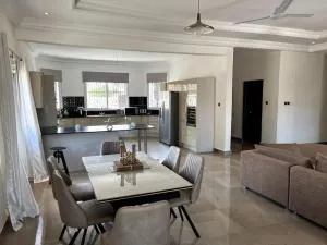 Laffie House - Ker Dobaly