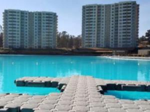 Depto con piscina y laguna artificial en Las cruces