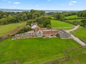 Lodge Barn - 利德尼