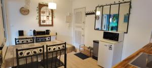 Appartements Charmant T2 proche Chateau, Gare, UCO, Parking prive : photos des chambres