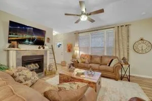 Lazy Bear Inn - Boyne Falls