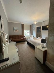 Family Suite (2 Adults + 3 Children) room in Glenorleigh