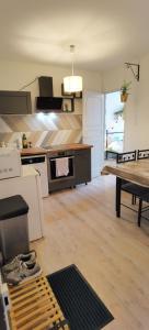 Appartements Charmant T2 proche Chateau, Gare, UCO, Parking prive : photos des chambres