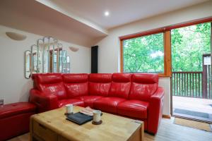 Lodge Nine for 6 with Hot Tub - Spa Resort in Devon