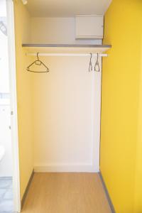 Hotels Kyriad Direct Nancy Sud -Vandoeuvre - Renove : 2 Lits Simples