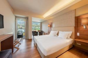 Classic Room with Mountain View room in Four Views Baia
