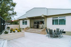 Smart Luxury - Gaming Arena, Gym, Sauna and Jacuzzi