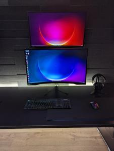 Smart Luxury - Gaming Arena, Gym, Sauna and Jacuzzi