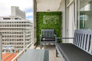 Backup-Powered Luxury City Apartment