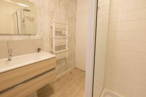 Appartements Le Cosy C - T2 Tout Equipe - Centre-Ville Gare : Appartement 1 Chambre