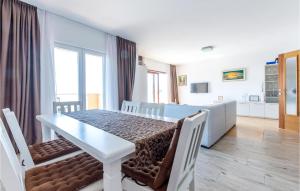 Gorgeous Home In Mravince With Sauna 