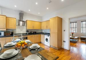 Two Bed Flat in Bush Hill Park