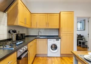Two Bed Flat in Bush Hill Park