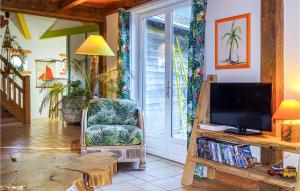 Maisons de vacances Nice Home In Plouguerneau With Wifi : photos des chambres