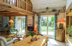 Maisons de vacances Nice Home In Plouguerneau With Wifi : photos des chambres