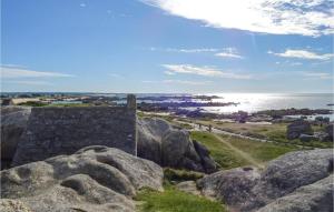 Maisons de vacances Nice Home In Plouguerneau With Wifi : photos des chambres