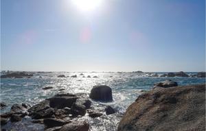 Maisons de vacances Nice Home In Plouguerneau With Wifi : Maison de Vacances 3 Chambres 