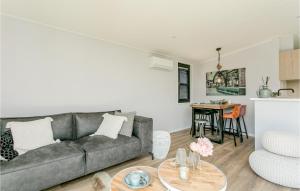 Nice Home In Voorthuizen With Wifi