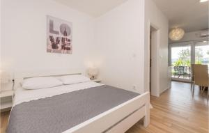 Apartments in Turanj, 20m from the beach